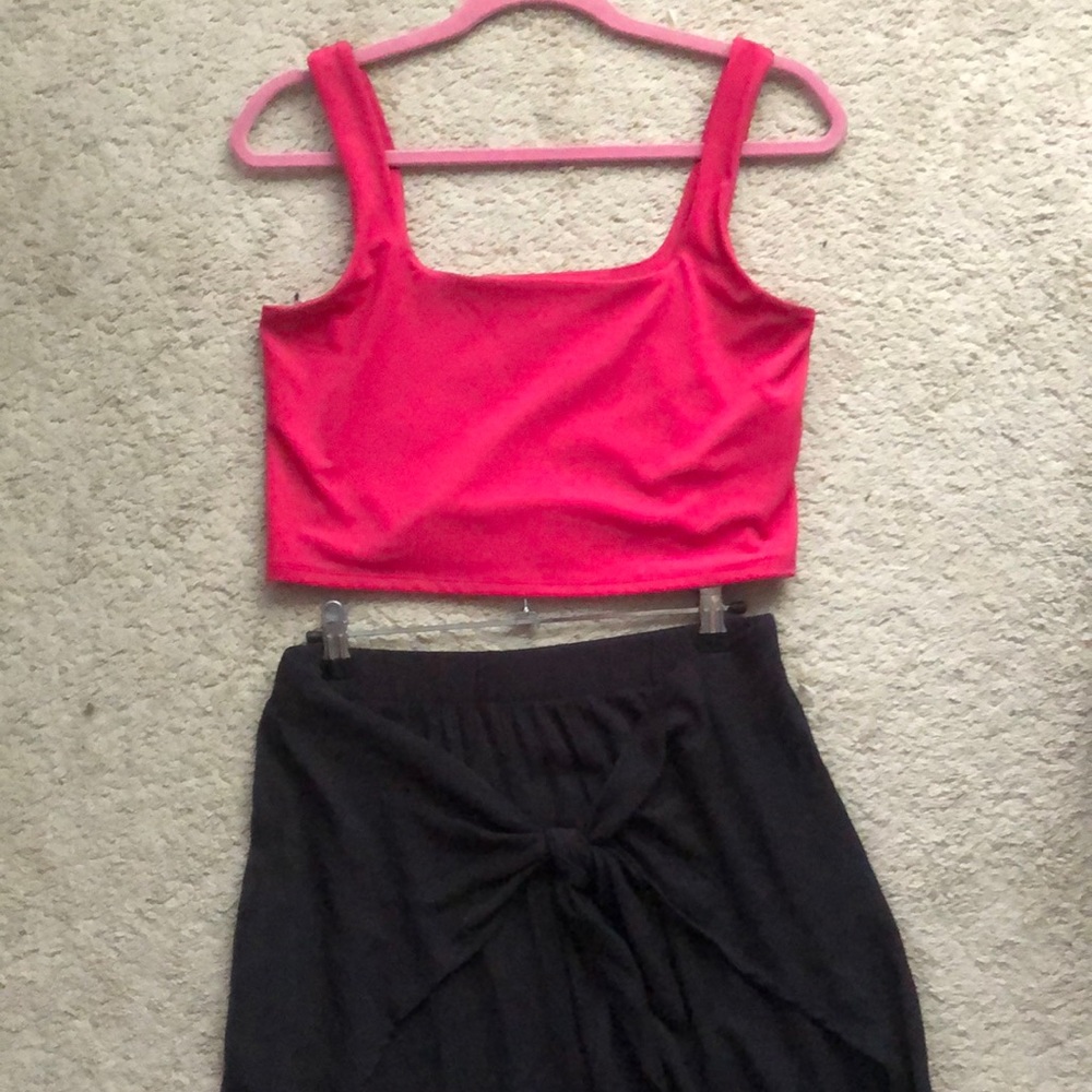 Express body contour crop top